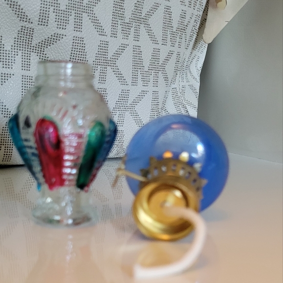 Vintage 1960s Era Blue Glass Oil Lamp 4.5 Inches Tall - Picture 4 of 6